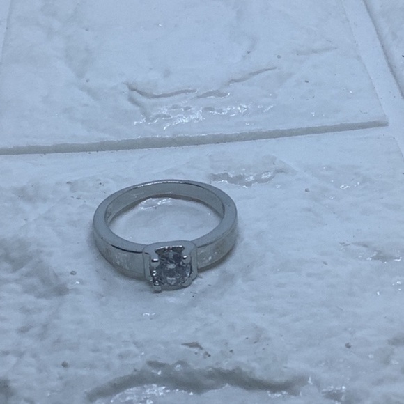 925 Sterling Sliver Crystal Ring Birthstone White Size 7 - Picture 5 of 6